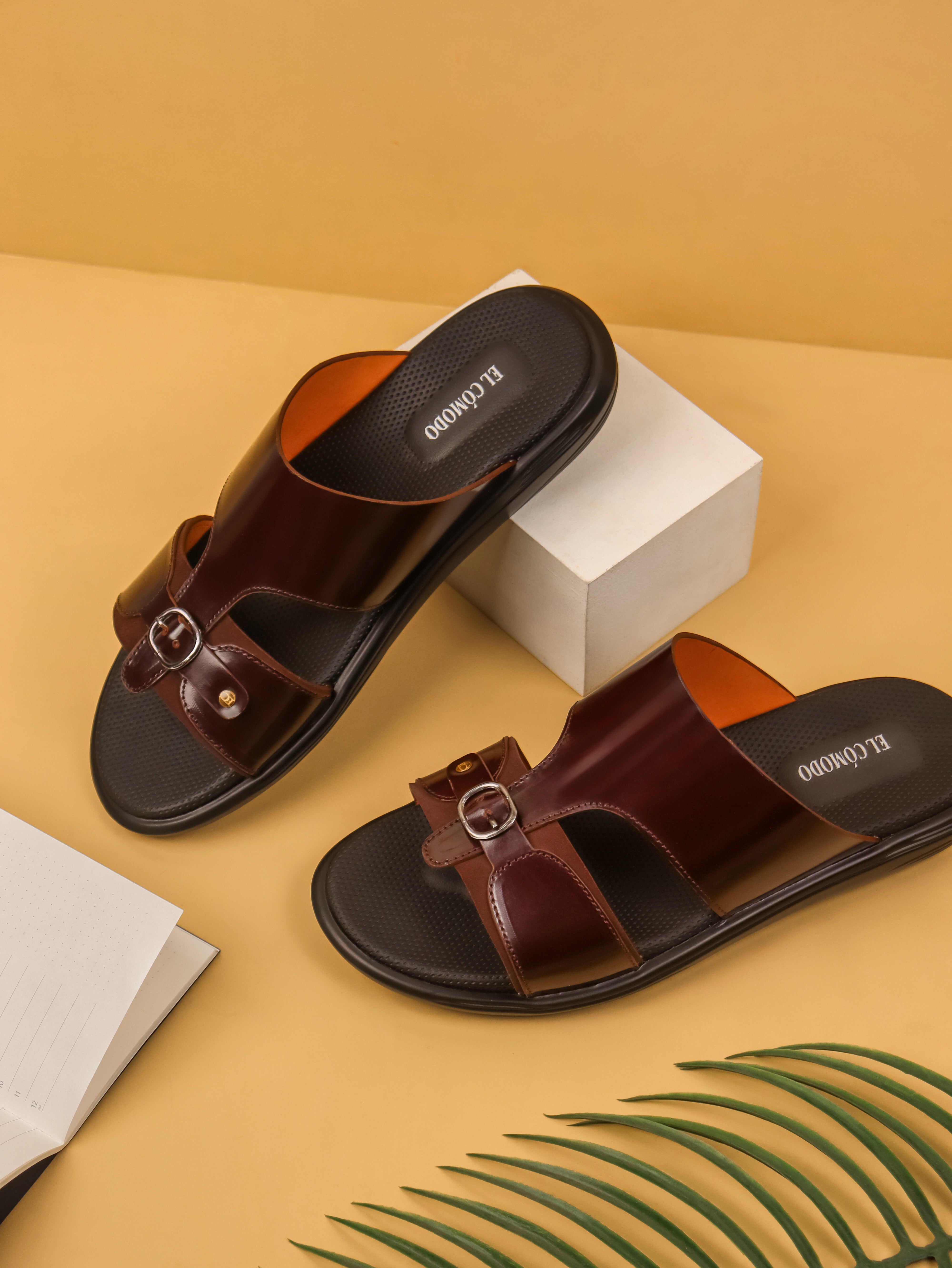 Men's Flat Slippers: Dark Brown