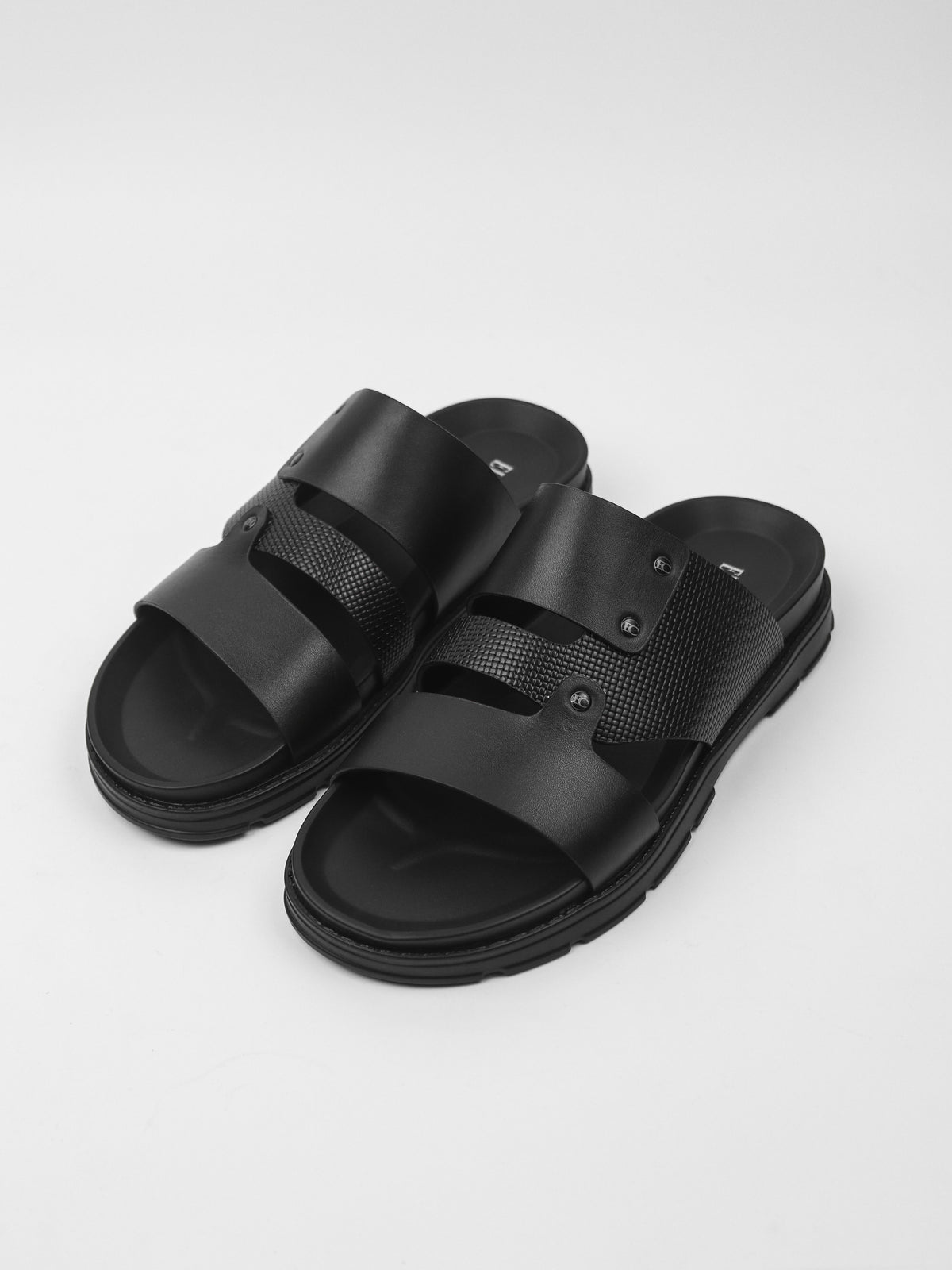Men's Textured Three Strap Slippers: Black