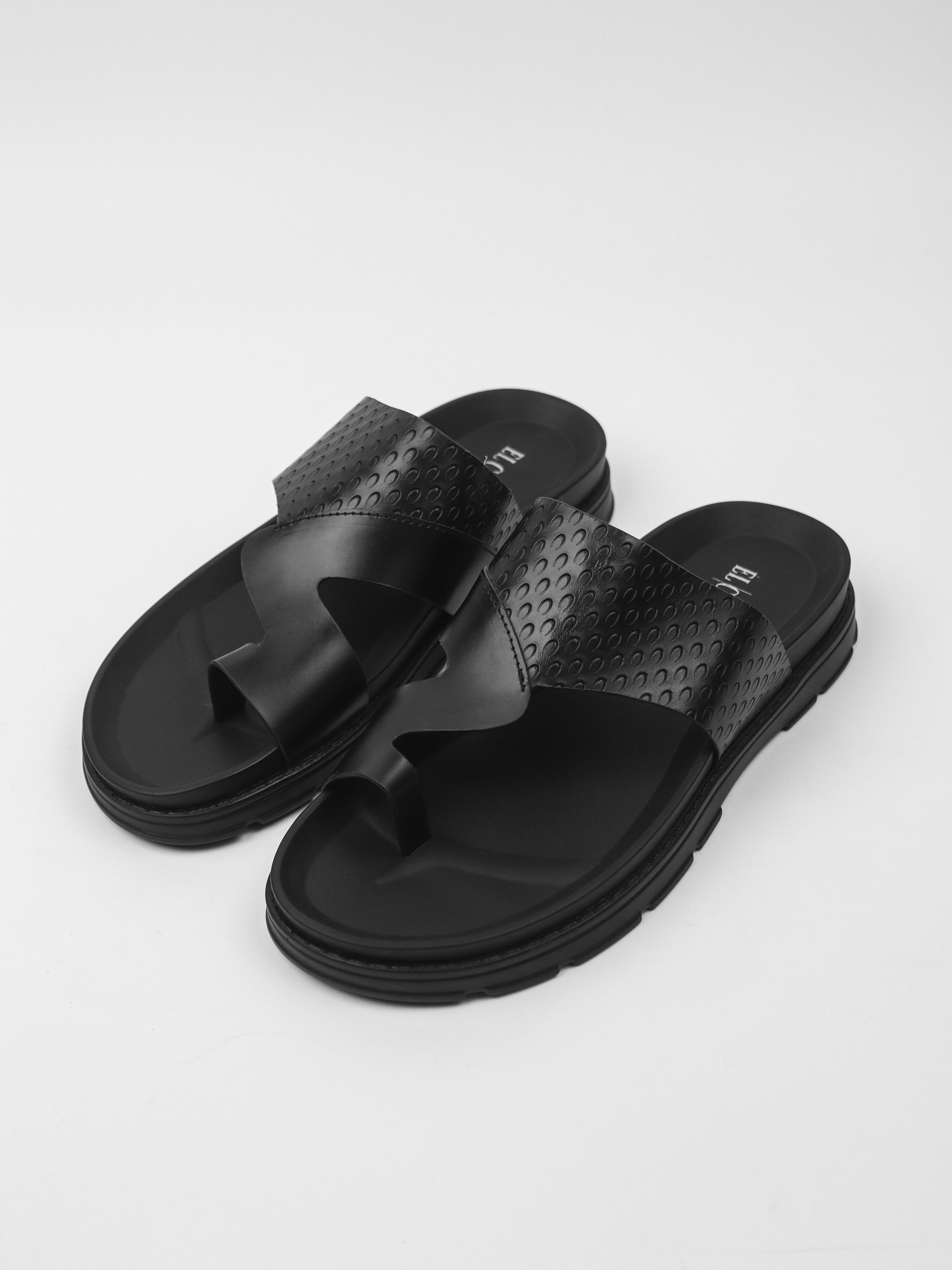 Men's Textured Toe Ring Slippers: Black